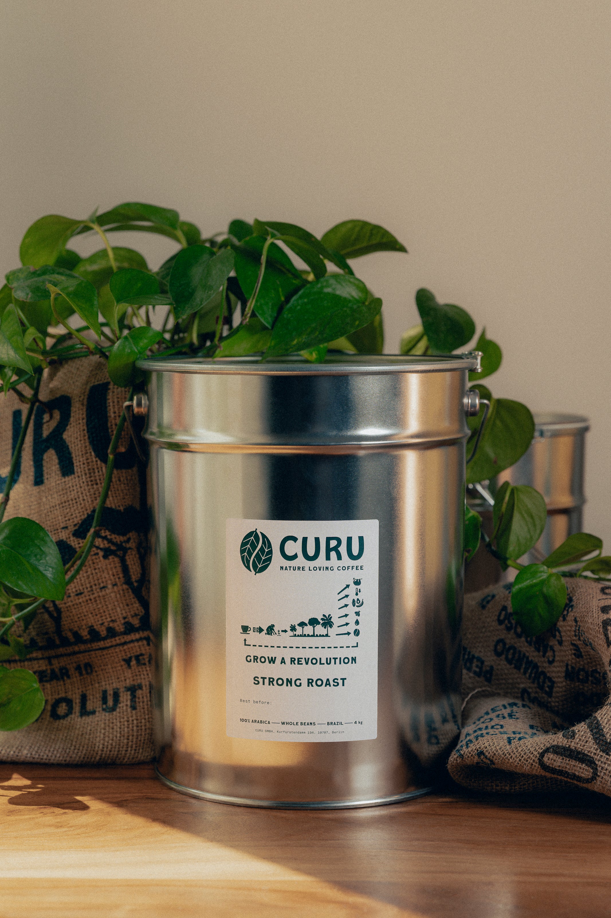 Our Curu Coffee im Mehrwegeimer